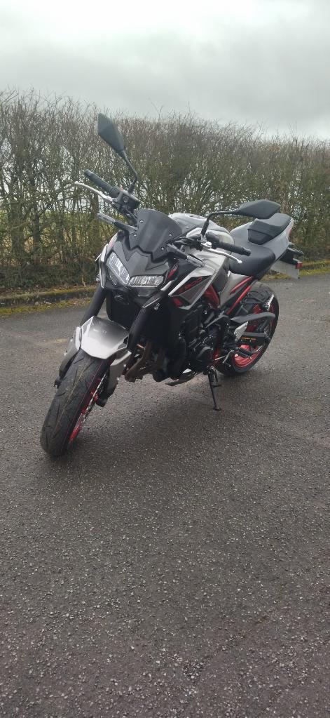 Kawasaki ER-6N  pour la formation au permis A de l'auto école des Aix d'Angillon.